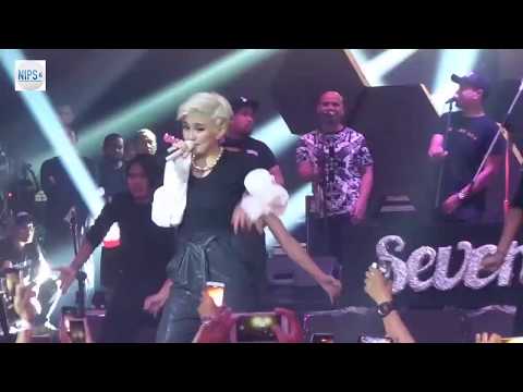 AGNEZ MO Menghentak Dengan Coke Bottle Di Boshe VVIP Club Bali - 29 September 2017
