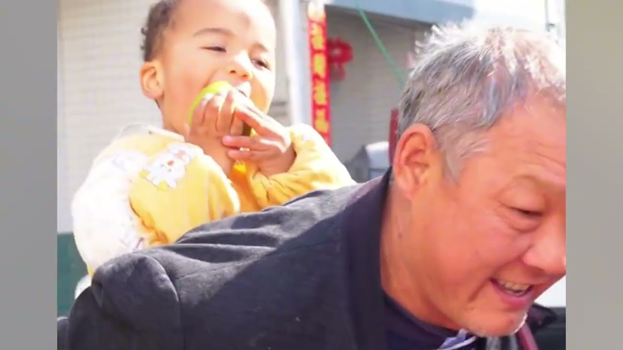 Spicy Appetizer Time! 🌶️ KaiKai Surprisingly Loves This Fiery Chinese Dish 😋