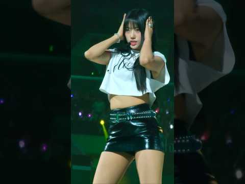 250803 미야오 수인 'Abracadabra' 직캠