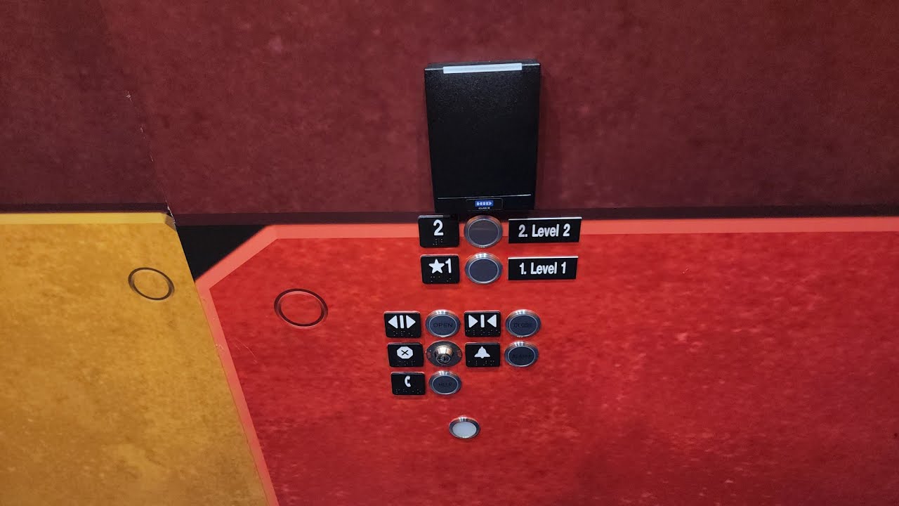 Тяговый лифт KONE EcoDisc MRL в Super Nintendo World в парке развлечений Universal Epic Universe ...