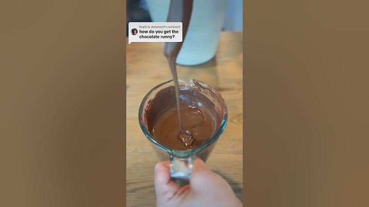 How I make my chocolate melt runny #viral #shorts #chocolatelover #chocolates #chocolatelovers