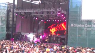 Video thumbnail of "Ted Nugent Slams Chicago's Government, Stranglhold"