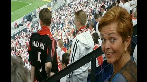 Charlatan dupeert zelfs haar hoogbejaarde moeder!  -  Opgelicht (2008)