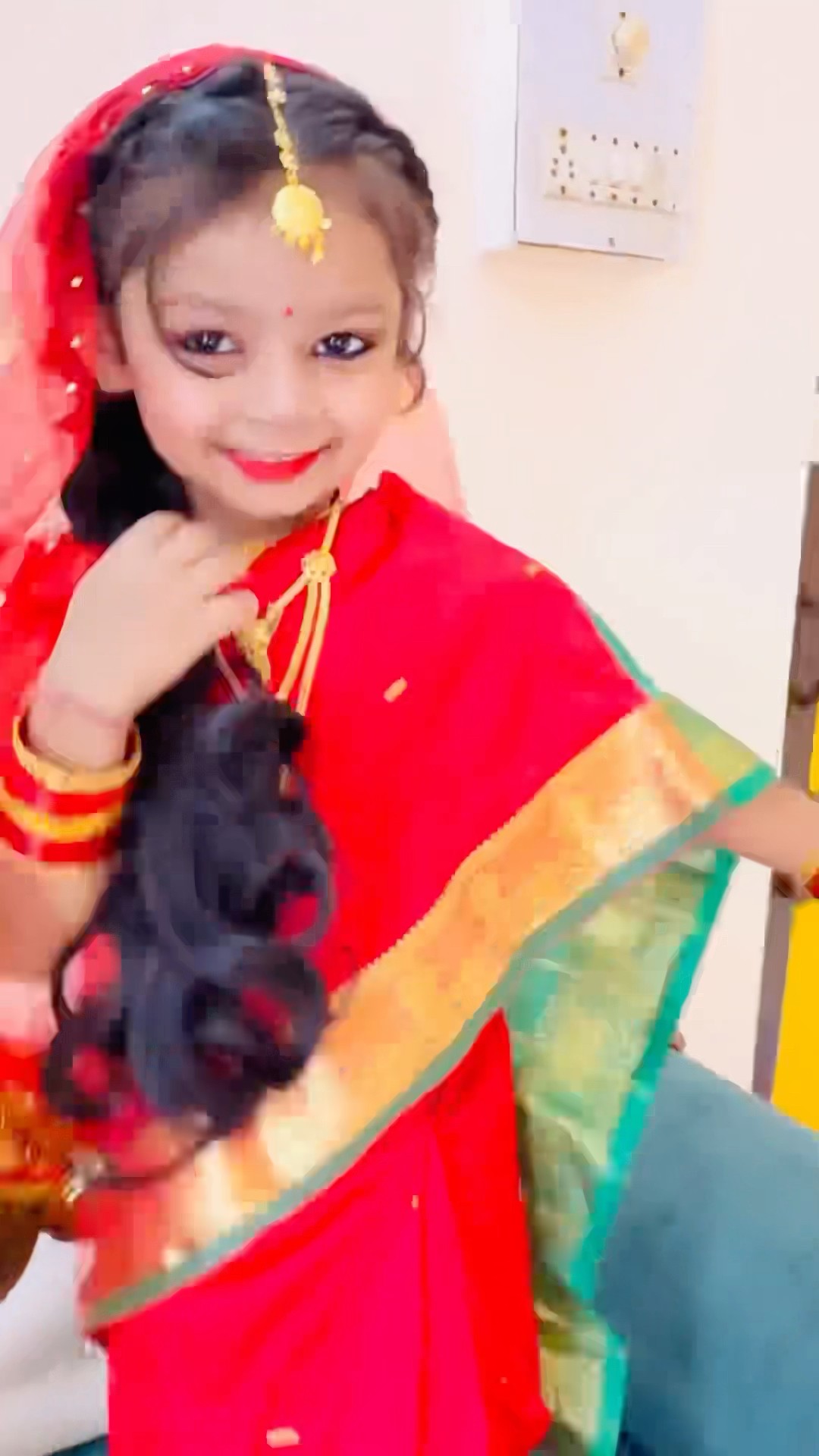 Tooktook bhut pyari lag rhi saree phn ke
