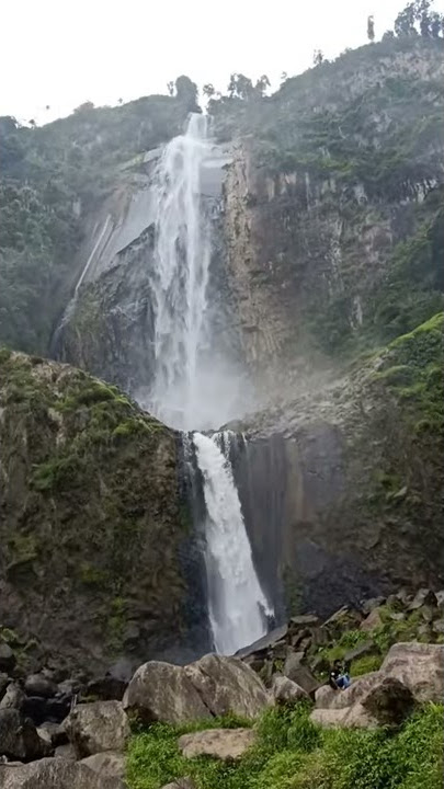Indah Nya air terjun Ponot-Desa Tangga