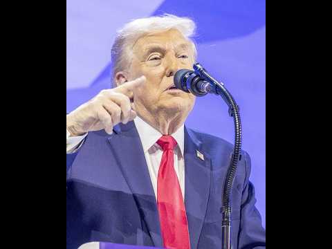 Video Democrats Call to Remove Trump Over Greenland Remarks