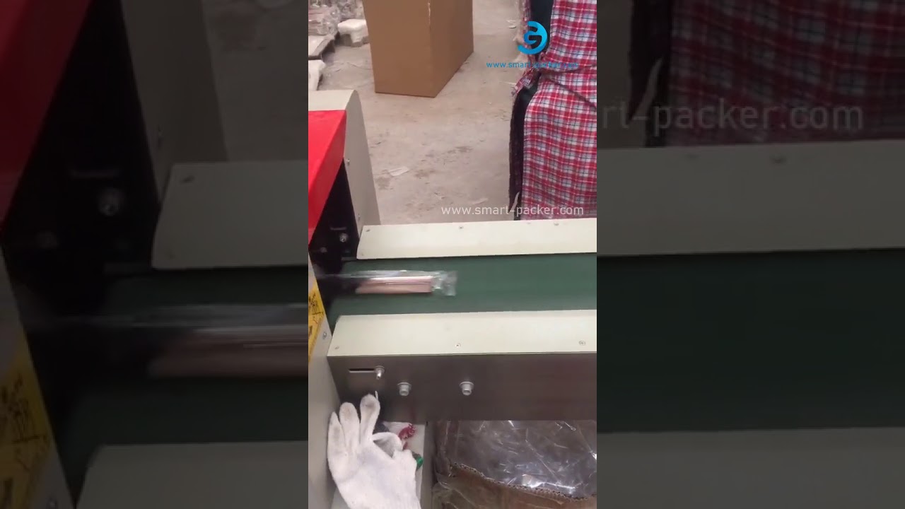 Automatic long rod metal rod flow bag sealing packaging machine