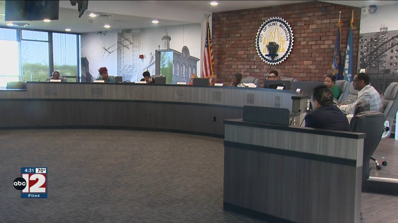 Flint City Council fails to pass a budget - YouTube