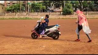 Sheetal p two wheeler Driving classes plz likes and share Subscribe kara 🙏😔