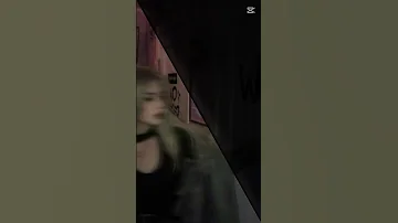 انا قلبي دق دق لما شفت وقعت فيه انا قلت حبه حبه مش خساره فيه 