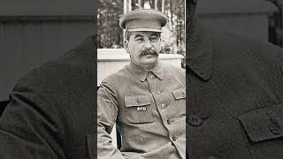 Для чего Сталин держал руку в кителе  #история