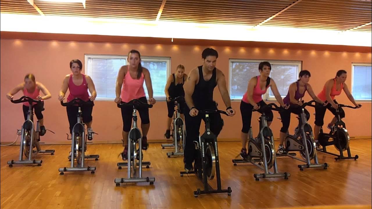 Spinning видео. Cycling/Spinning (сайклинг/спиннинг). Сайклинг в Москве. Сайкл фитнес фото высокое качество. Сайклинг в 90-х годах.