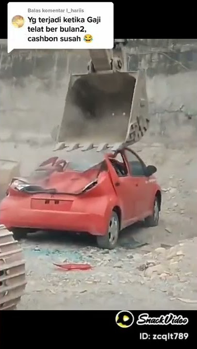 excavator Lagi marah, alhasil mobil jd amukannya 😱#viralvideo#snakevideo#shorts