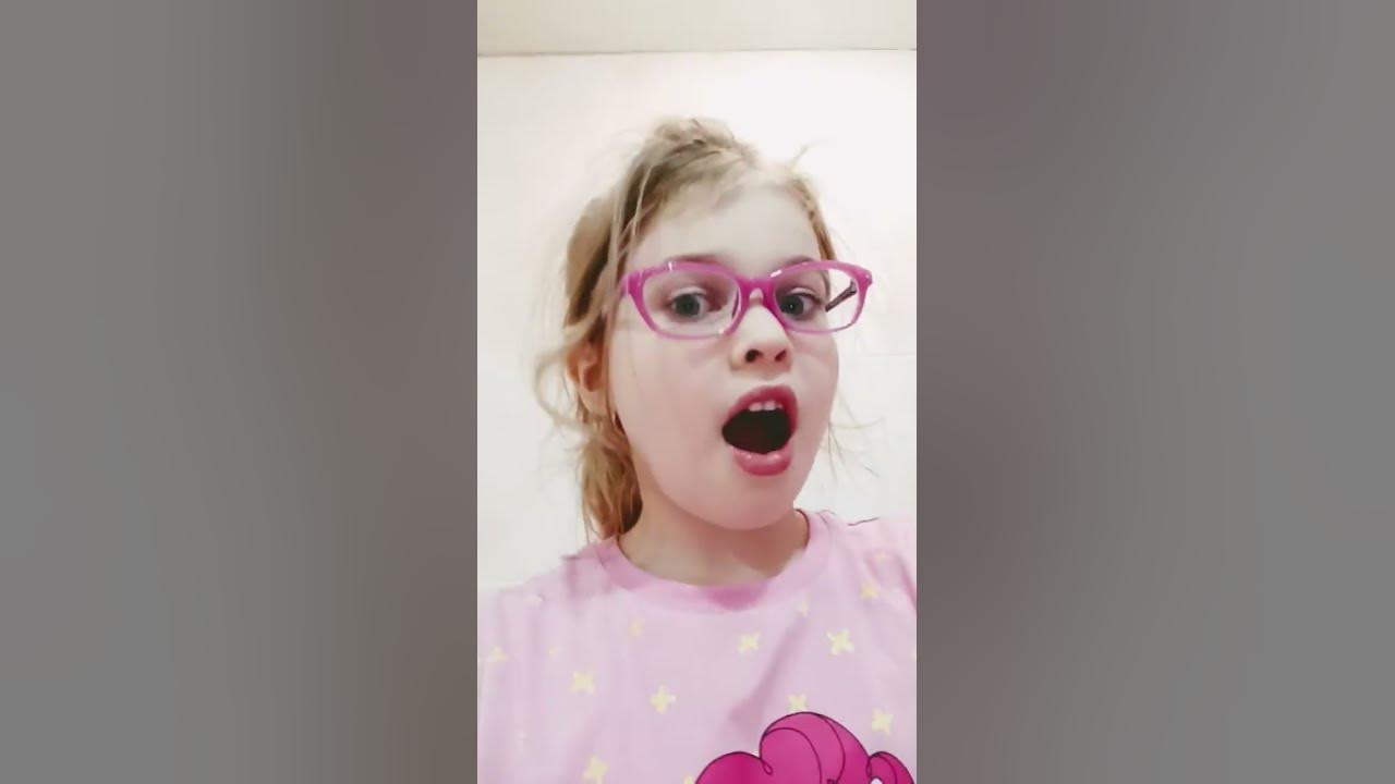 мама купает бережна меня 😕😕😟😟 - YouTube