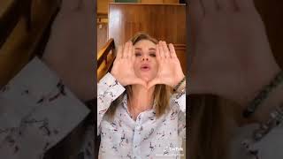 Erika Buenfil Bailando