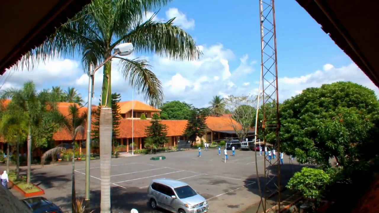 Dokumenter : SMAN 2 CIAMIS 2014 (Part 1)