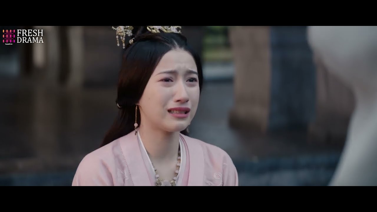 Although the bad girl treated Shaoshang badly, she still chooses to help her. | Love Like the Galaxy