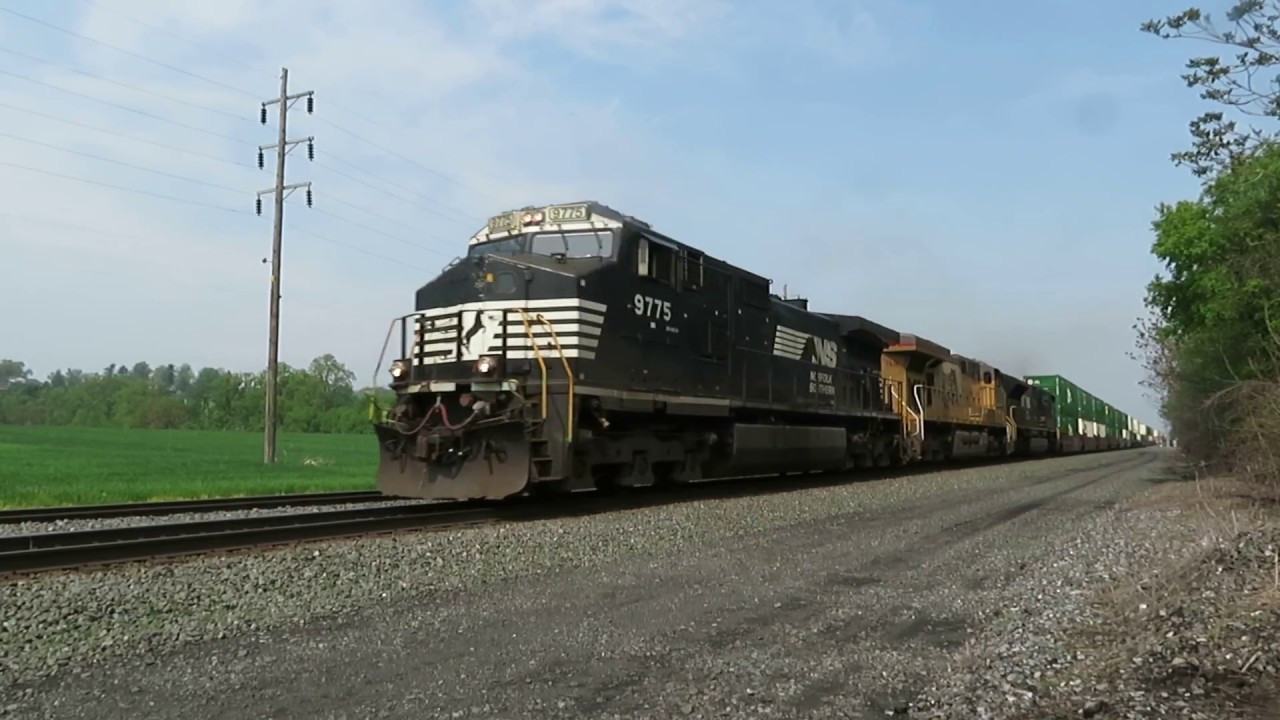 Westbound NS 211 With UP Trailing - YouTube