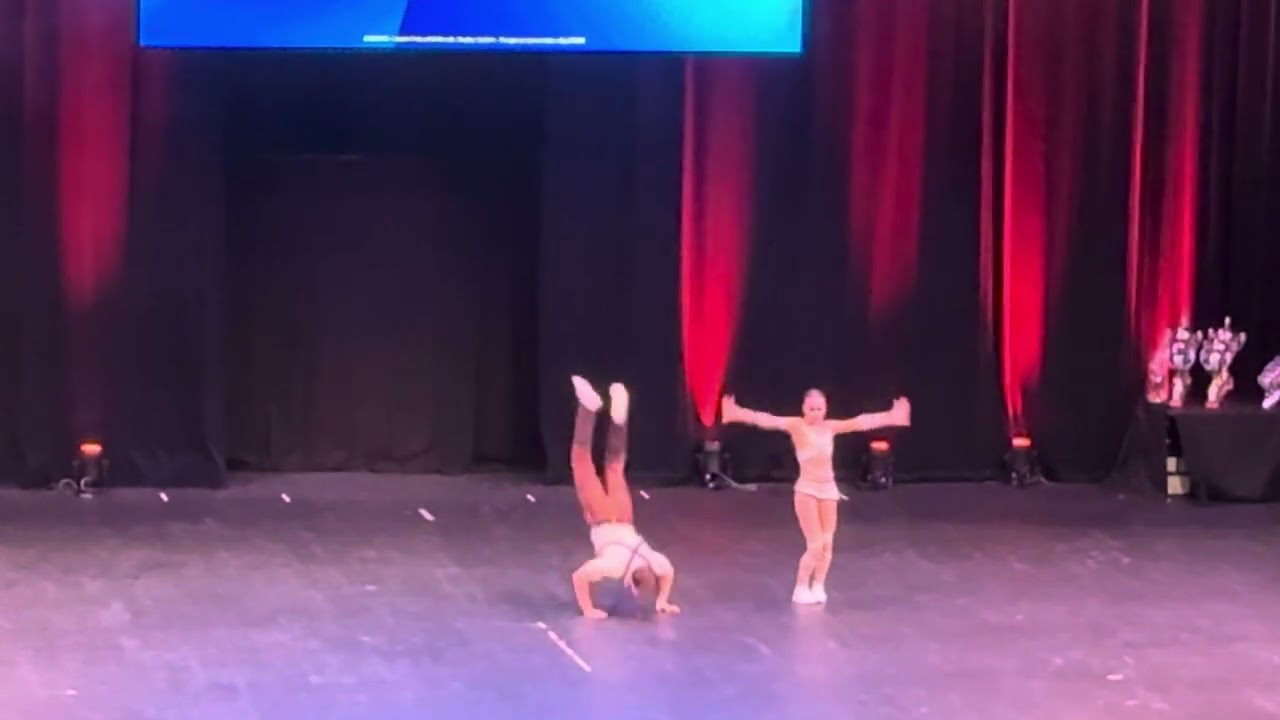 Finale acrobatie main class contact style