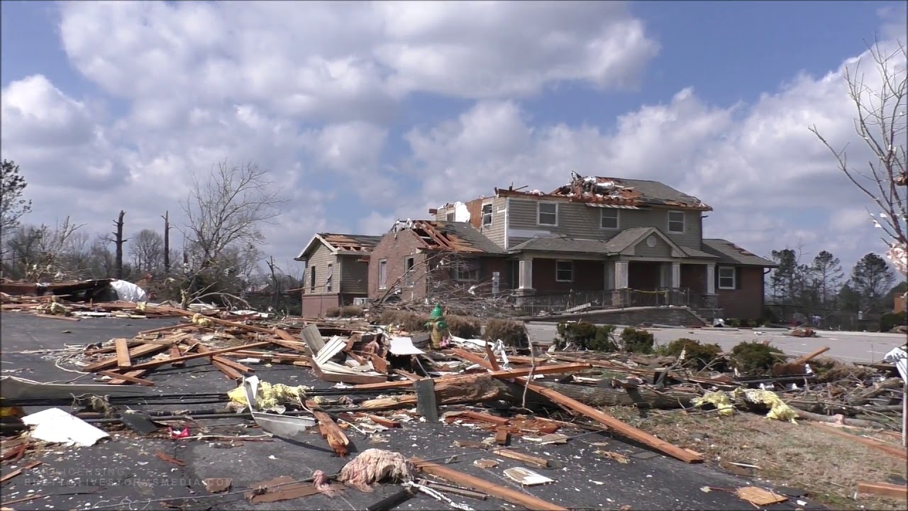 3/3/2020 Nashville / Mount Juliet, TN-Significant tornado damage to school,  homes, and offices 