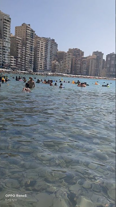 اول مره اشوف الشاطئ دا نضيف كده (اسكندريه سيدي بشر))