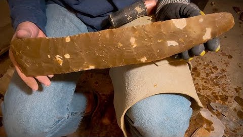 Flintknapping a HUGE Tab of Flint River Chert (Part 4)