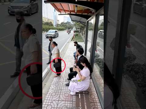 هذا البطل أعاد للسيدة حقيبتها