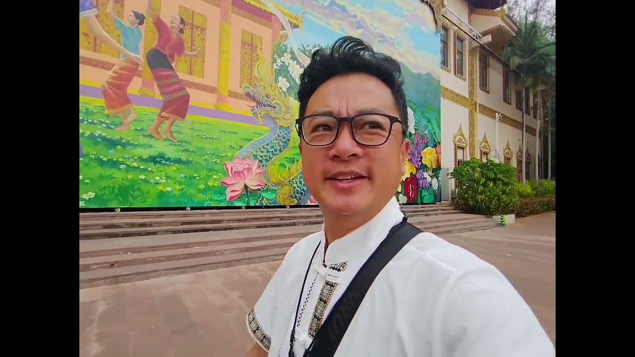 3/5.2 Rare White Peacocks Never Seen Before