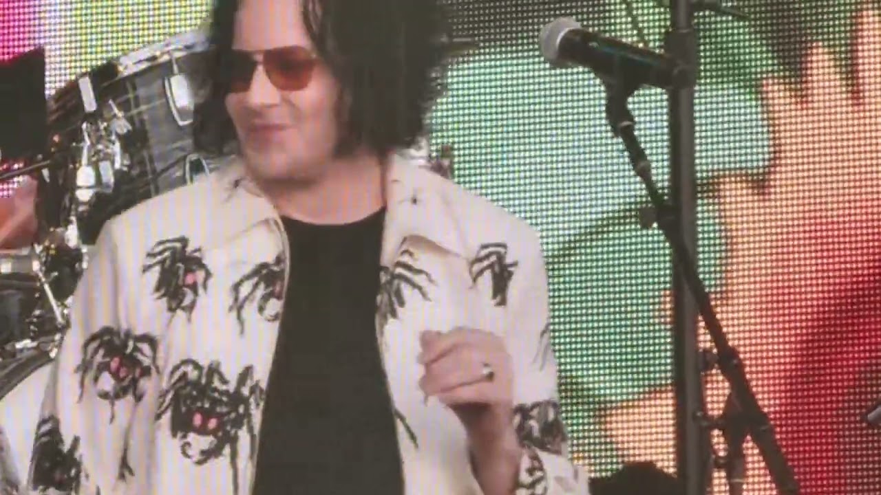 Ringo Starr w Jack White - With a Little Help From My Friends