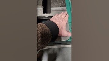 Grizzly G0519 milling machine. Column base scraping 1 of 8