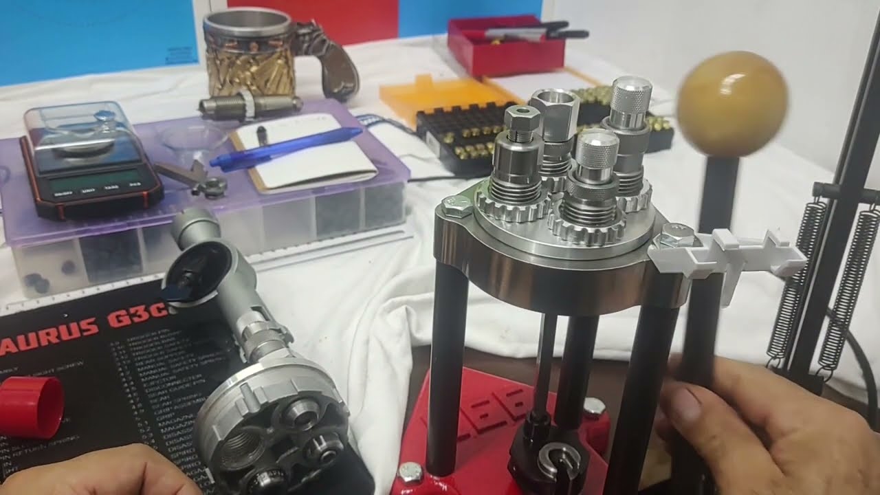 Como fazer a manutenção e lubrificação da Prensa de Recarga Lee Torret Classic?