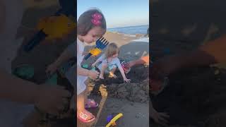 İklim Alptug Ve Babası Havuz Yaptılar