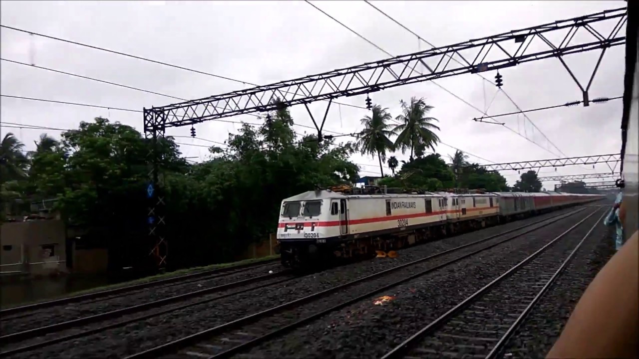 RARE Параллельное действие || Двойной мощный двигатель Нью-Дели Howrah Express