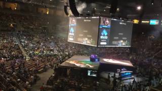 Crowd reacts to Hungrybox resetting the EVO 2016 Bracket