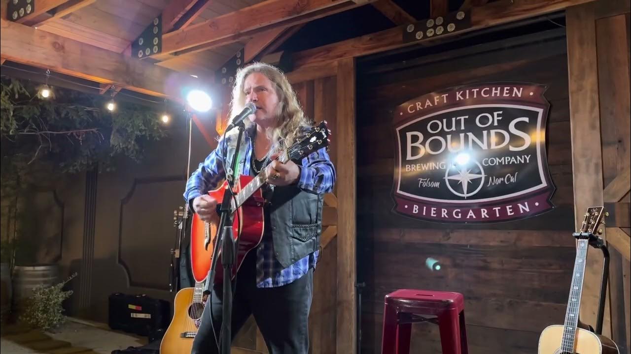 Frank hannon love song little suzi 02 11 2023 out of bounds