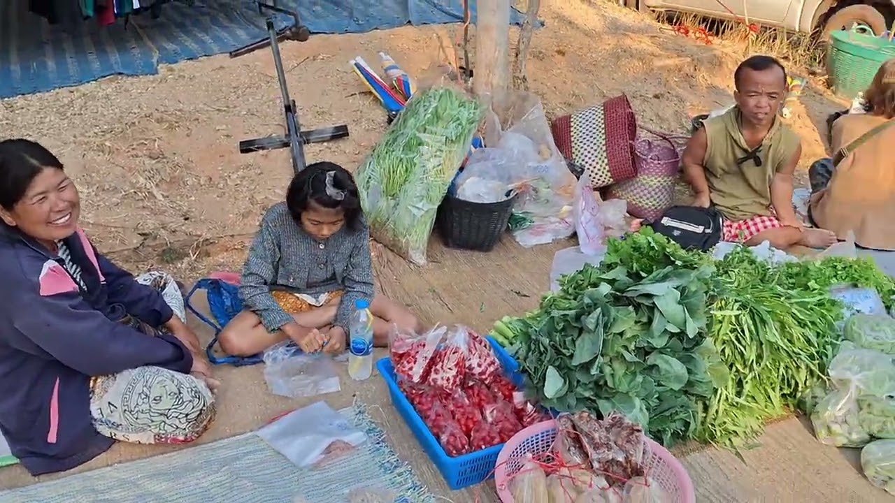 ตลาดนัดวัดป่าประชาเกษม อำเภอเขมราฐ จังหวัดอุบลราชธานี #food