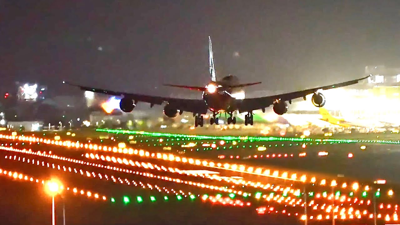 747 Crash Lands During Storm