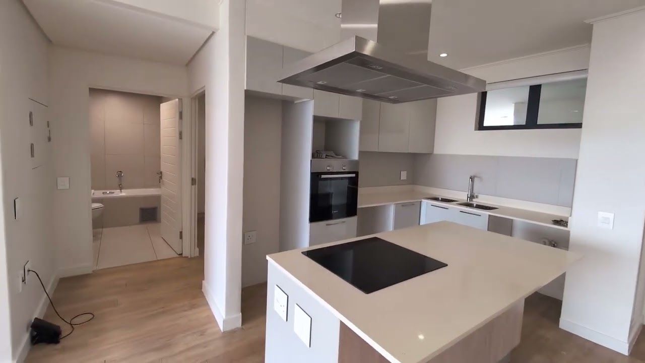 Stunning 2 bedroom, 2 bathroom unit at Shoreline with seaviews and roof top garden