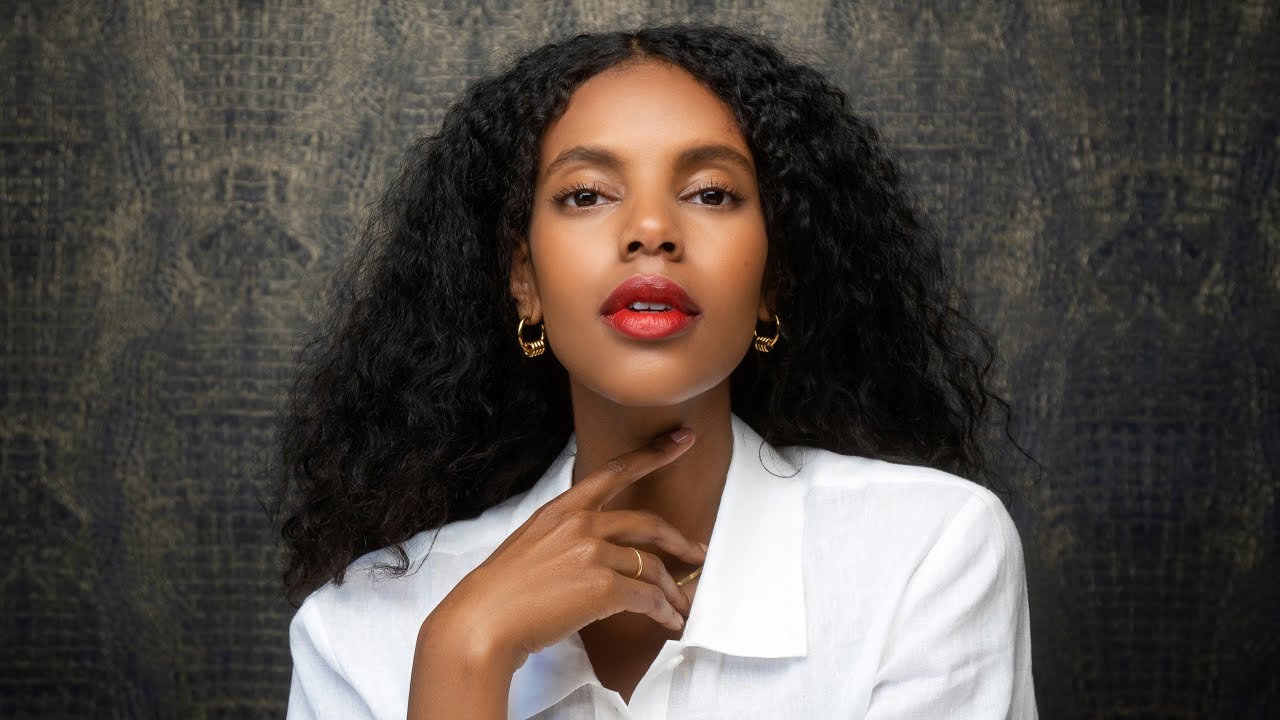 Идеальные красные губы от Грейс Махари