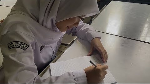 Penggunaan Aplikasi Photomath dalam Menyelesaikan Persoalan Matematika di Sekolah || Kel.5 || MATWA