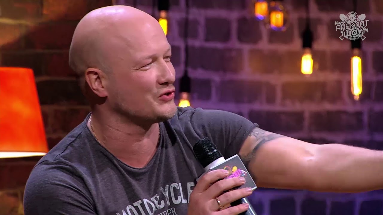 Nikita Panfilov with a joke about a grandma with a bad memory!)