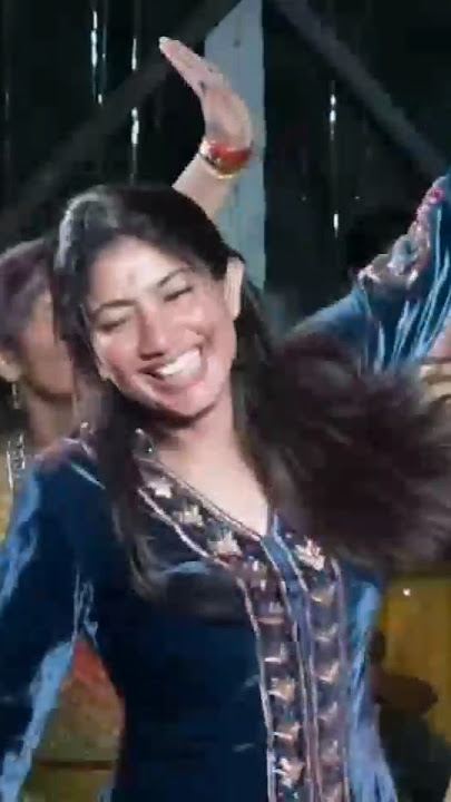 Sai Pallavi and her sisters Dancing for QUEEN song London Thumakda in wedding💃❤️‍🔥#SaiPallavi #dance