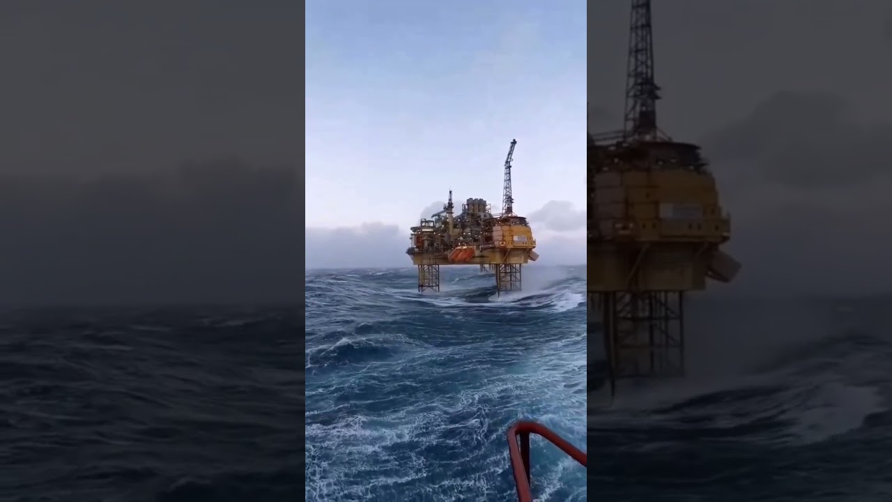 Obejrzyj Drilling rigs in ocean waves 🌊 🏗️#shorts #rigsindustry #viral #youtubeshorts#ocean w YouTube Obejrzyj Drilling rigs in ocean waves 🌊 🏗️#shorts #rigsindustry #viral #youtubeshorts#ocean w YouTube
