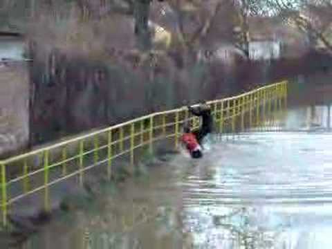 Jackass jump to river MORAVA (3Â°C) in winter - HODONÃN 2005