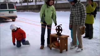 Fabriquer de la corde avec le Musée de l'agriculture du Canada durant le Bal de Neige
