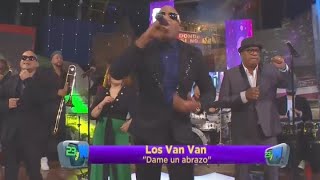 Dame Un Abrazo - Los Van Van | Video | 23 y M | Exclusivo ESTRENO NEW CD Modo Van Van