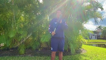 Amazing corrective technique - touch the lower part of your shirt with the edge of the racket