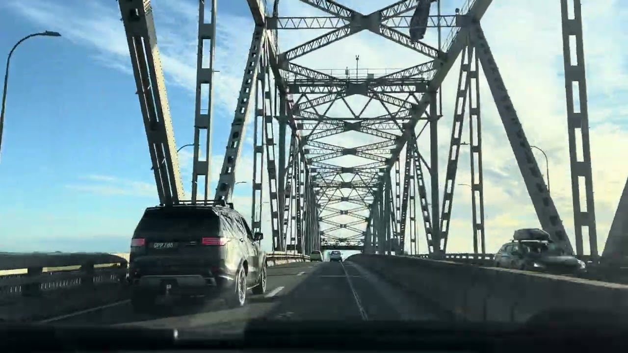 A Quite Sunday Morning Exploratory Drive in Auckland New Zealand