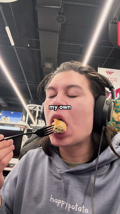 Eating Everything at a 24hr Korean Internet Cafe