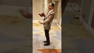dance moves to the violin sound. mr bean impersonator faiket luari